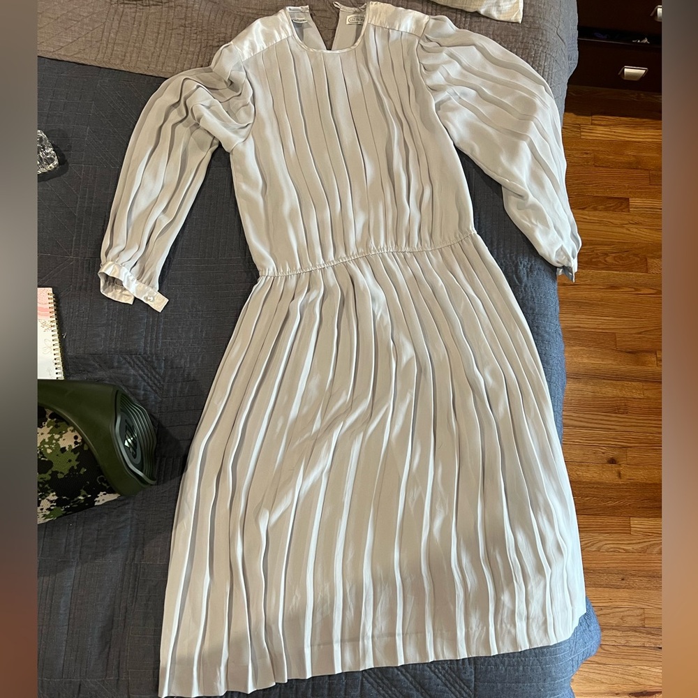 Vintage Liz Robert’s pleated dress